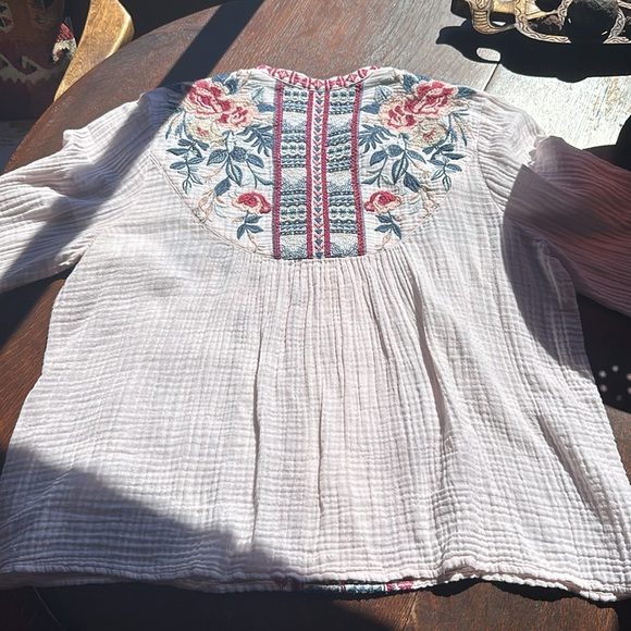 XL Johnny Was Workshop blouse. Lite pink waffle texture embroidered cotton top - Picture 11 of 16